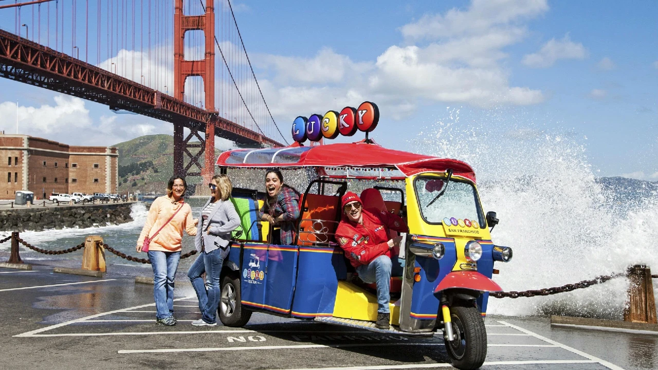 Lucky Tuk Tuk Sightseeing Tours at the Golden Gate Bridge in San Francisco